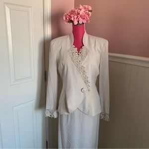 Vintage Ivory Daymor Couture 2-piece skirt suit, size 12